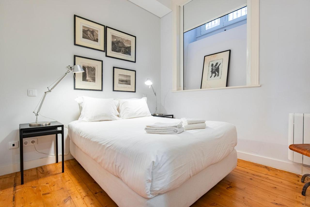 Castelo Design Aparment W/ Balcony & Super View By Lovelystay Lisbon Exterior photo