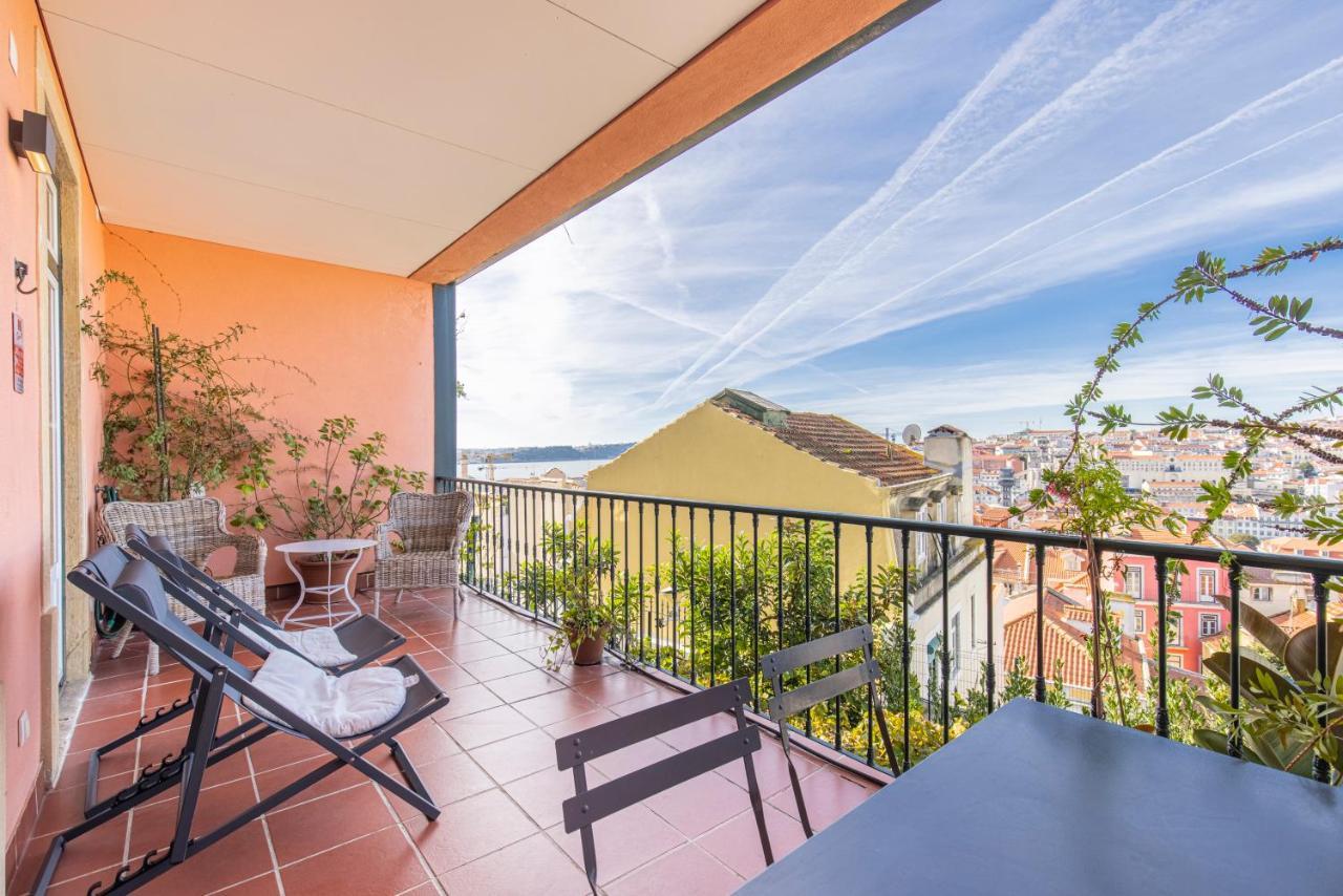 Castelo Design Aparment W/ Balcony & Super View By Lovelystay Lisbon Exterior photo