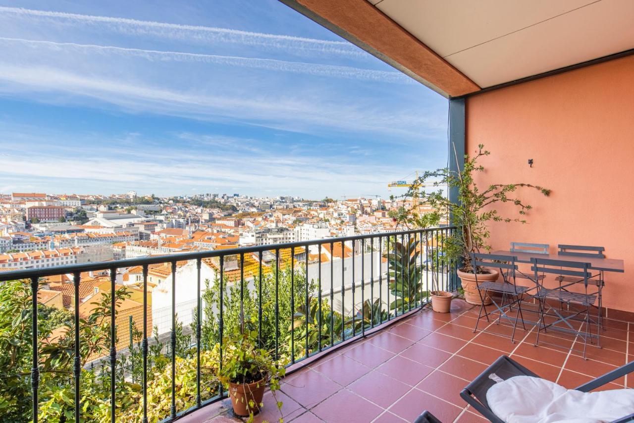 Castelo Design Aparment W/ Balcony & Super View By Lovelystay Lisbon Exterior photo