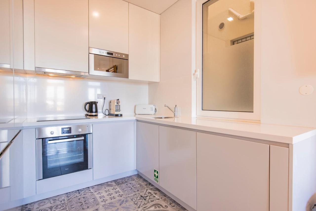 Castelo Design Aparment W/ Balcony & Super View By Lovelystay Lisbon Exterior photo